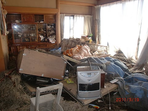 津波の被害　居間